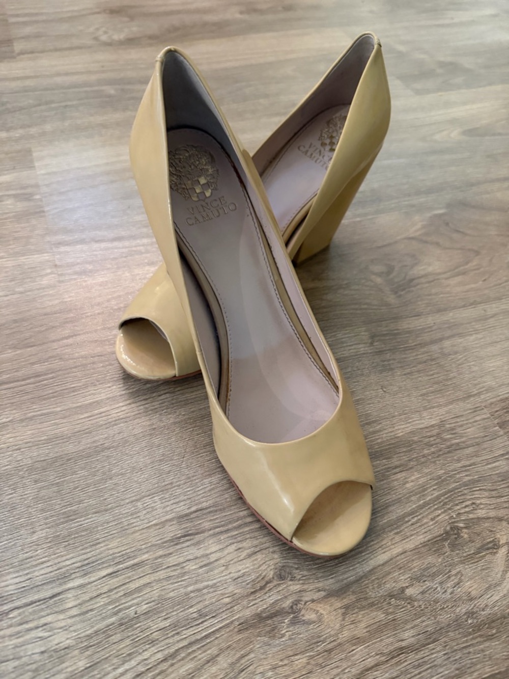 Vince Camuto | 9.5 | Patent Peep-toe